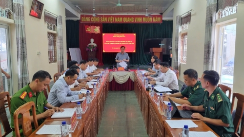 Quang cảnh buổi làm việc tại xã Thu Lũm