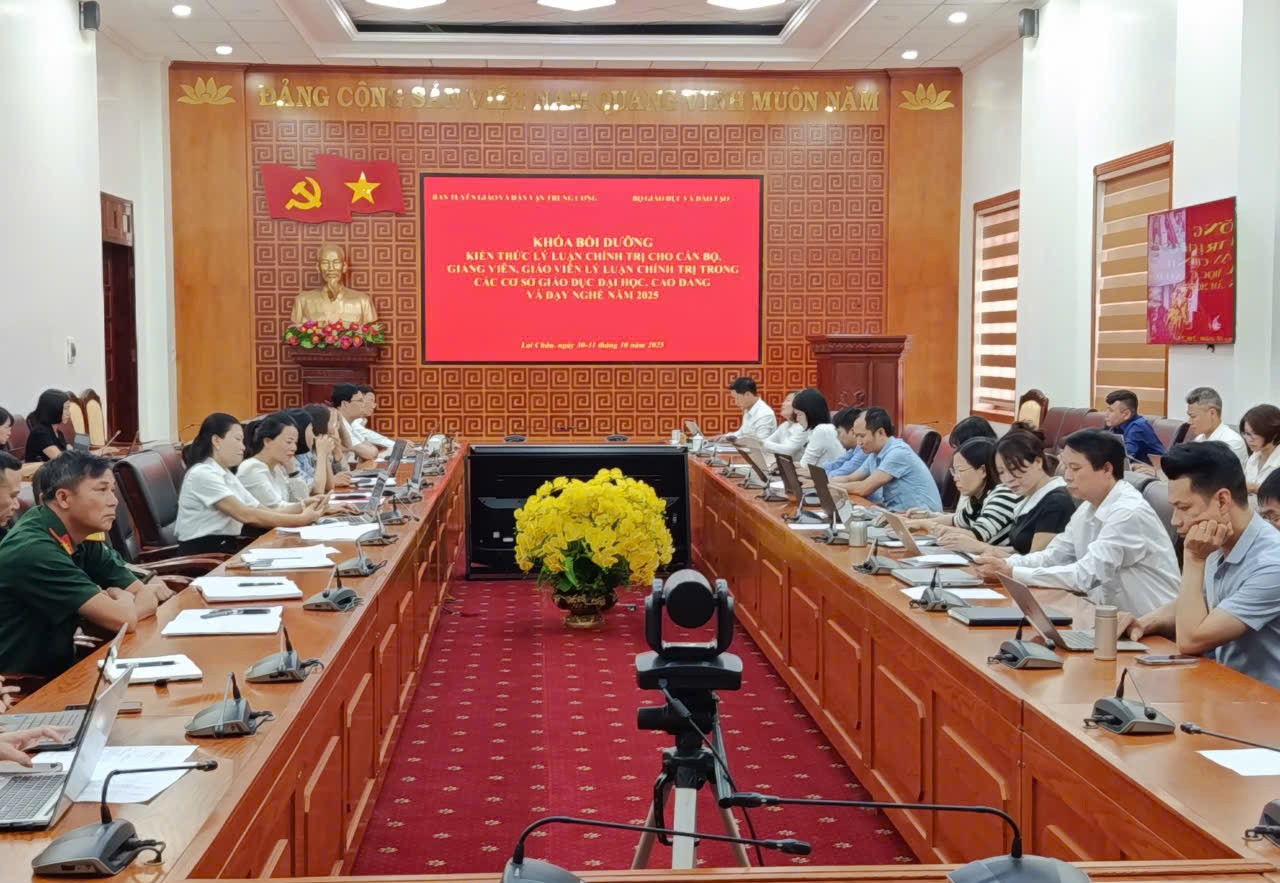 Các đại biểu dự khóa bồi dưỡng tại điểm cầu tỉnh Lai Châu