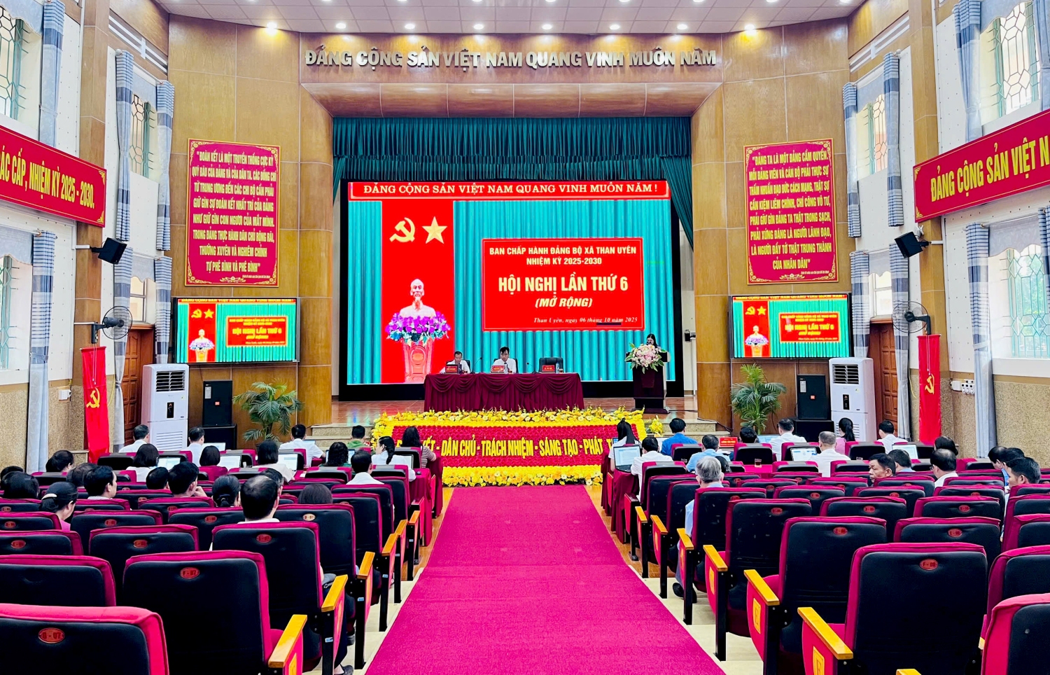 Quang cảnh Hội nghị