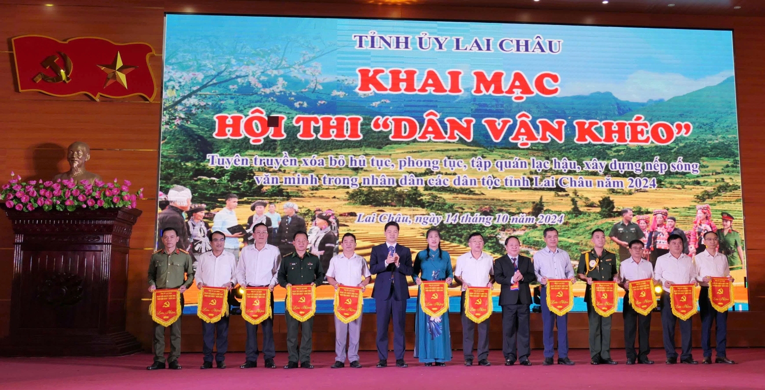 Năm 2024 tổ chức thành công Hội thi "Dân vận khéo" tuyên truyền xóa bỏ hủ tục, phong tục, tập quán lạc hậu, xây dựng nếp sống văn minh trong nhân dân các dân tộc tỉnh Lai Châu