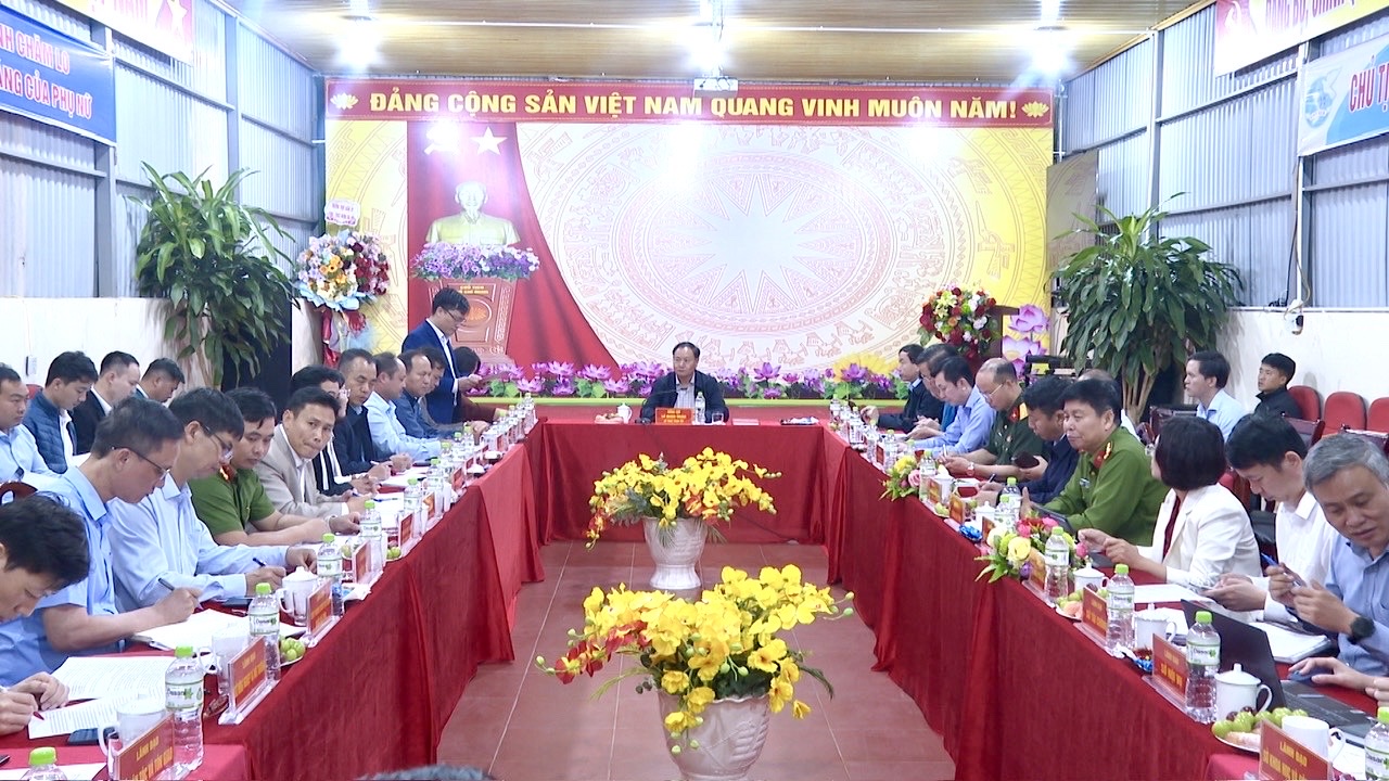 Quang cảnh buổi làm việc